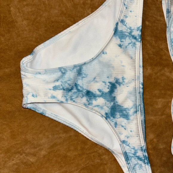 HOLLISTER Bikini Set. - Picture 4 of 6